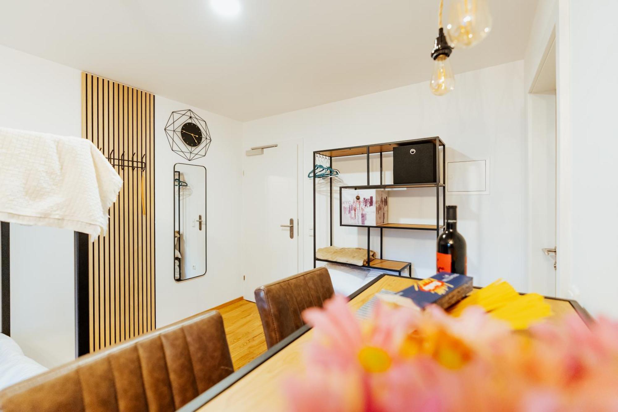 Appartement Arvia Living - In Altmuenster, Zentrale Lage, 7 Min Gehweg Zum Traunsee, Balkon, Kueche, Gratis Parkplatz & Wlan *